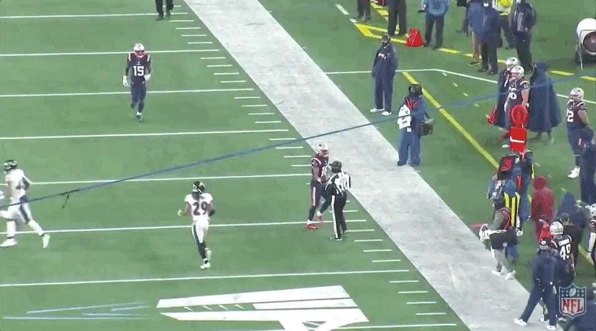 1ST & 10 @ Baltimore 41-yard line (01:22 remaining in 2nd quarter)